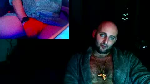 Snapshot of twardyidlugi chatting on 12/25/24, 11:10 twardyidlugi online show from 12/25/24, 11:10