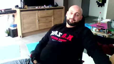 Snapshot of twardyidlugi chatting on 01/25/25, 11:23 twardyidlugi online show from 01/25/25, 11:23