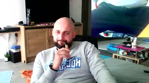 Snapshot of twardyidlugi chatting on 01/26/25, 01:47 twardyidlugi online show from 01/26/25, 01:47