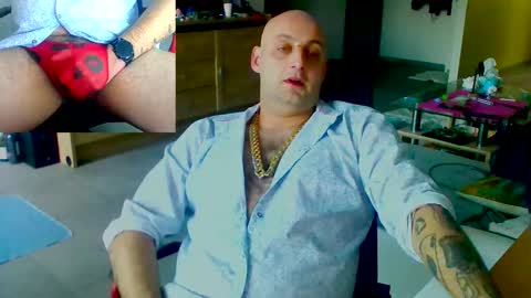 Snapshot of twardyidlugi chatting on 03/05/25, 08:00 twardyidlugi online show from 03/05/25, 08:00