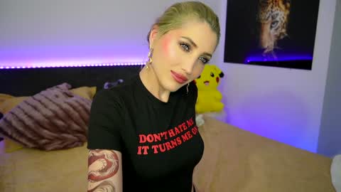 MayCarrey online show from 01/31/25, 09:37