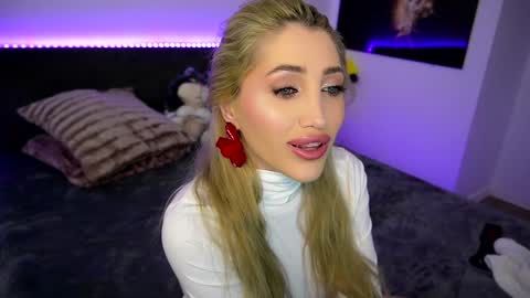 MayCarrey online show from 02/07/25, 01:04