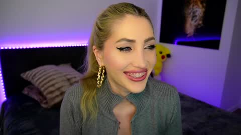 MayCarrey online show from 02/07/25, 10:41