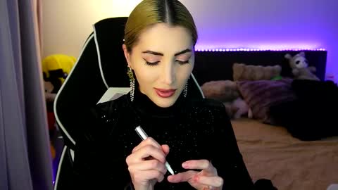 MayCarrey online show from 12/14/25, 09:08