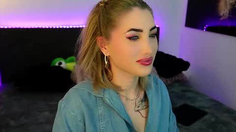 MayCarrey online show from 01/18/26, 10:24