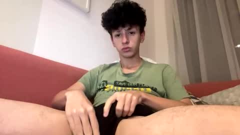 Snapshot of twi154046 chatting on 10/11/25, 09:13 twi154046 online show from 10/11/25, 09:13