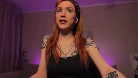 Snapshot of twiinkie_pie chatting on 11/15/25, 06:37 Maria 3 online show from 11/15/25, 06:37