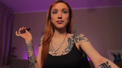 Snapshot of twiinkie_pie chatting on 11/21/25, 05:22 Maria 3 online show from 11/21/25, 05:22