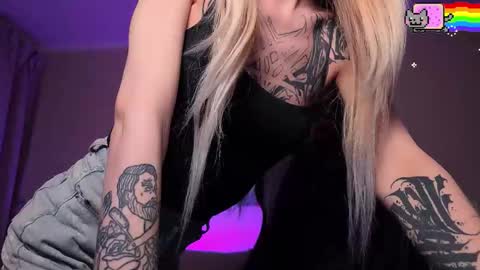 Snapshot of twiinkie_pie chatting on 01/11/26, 09:31 Maria 3 online show from 01/11/26, 09:31