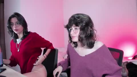 Eve  Lili online show from 10/10/25, 11:15