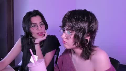 Eve  Lili online show from 10/23/25, 11:46