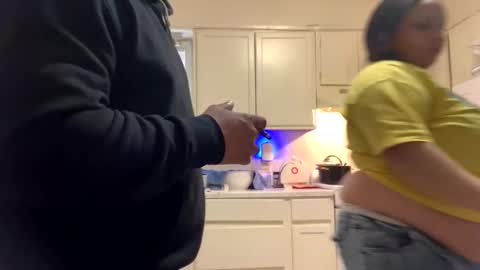 Twin and Lea online show from 03/29/26, 09:48