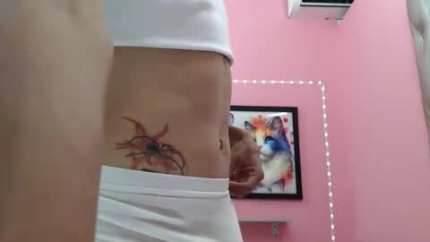 Snapshot of twink_baby_18 chatting on 05/19/26, 01:06 carlos online show from 05/19/26, 01:06