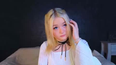 Snapshot of twinklefluff chatting on 03/08/25, 05:07 twinklefluff online show from 03/08/25, 05:07