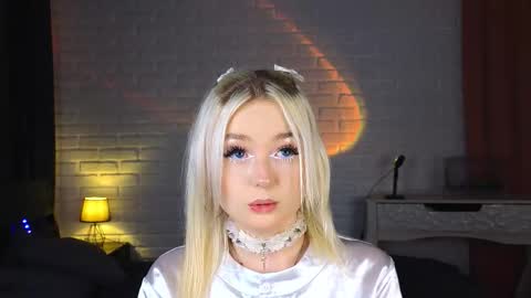 Snapshot of twinklefluff chatting on 09/14/25, 03:55 twinklefluff online show from 09/14/25, 03:55