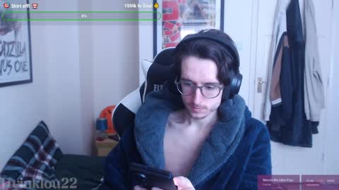 Snapshot of twinklou22 chatting on 04/13/26, 05:07 Lou online show from 04/13/26, 05:07