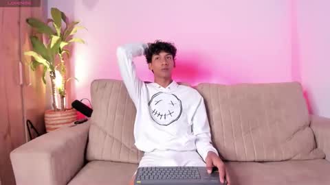 twinksboys_23 online show from 10/28/25, 11:25