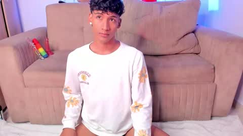 twinksboys_23 online show from 01/06/26, 06:00