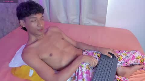 Snapshot of twinksboys_23 chatting on 04/28/26, 01:49 twinksboys_23 online show from 04/28/26, 01:49