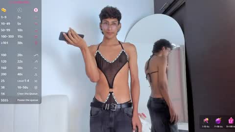 Snapshot of twinksboys_23 chatting on 05/25/26, 12:55 twinksboys_23 online show from 05/25/26, 12:55