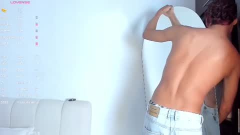 Snapshot of twinksboys_23 chatting on 06/20/26, 01:58 twinksboys_23 online show from 06/20/26, 01:58