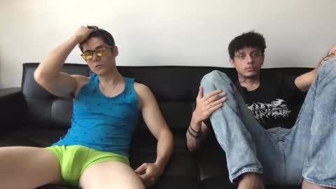 Snapshot of twinksguys360 chatting on 02/14/25, 05:14 Derrick online show from 02/14/25, 05:14