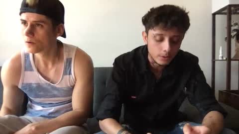 Snapshot of twinksguys360 chatting on 10/24/25, 06:15 Derrick online show from 10/24/25, 06:15