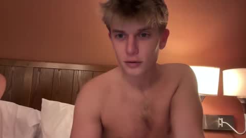 Snapshot of twinkytwunky chatting on 01/09/26, 04:04 twinkytwunky online show from 01/09/26, 04:04