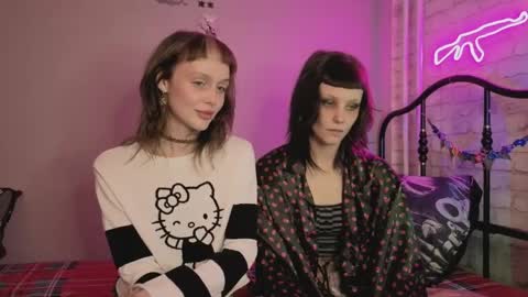 Snapshot of twins_terror chatting on 04/21/26, 03:50 Sin and Skin online show from 04/21/26, 03:50