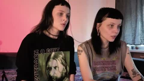 Snapshot of twins_terror chatting on 06/15/26, 04:20 Sin and Skin online show from 06/15/26, 04:20