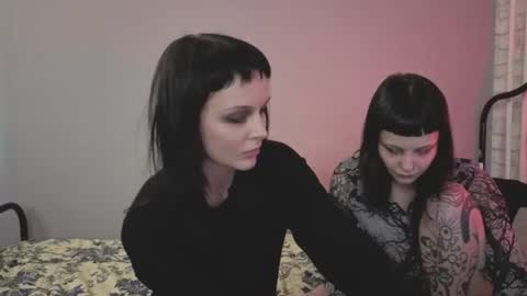 Snapshot of twins_terror chatting on 07/13/26, 04:32 Sin and Skin online show from 07/13/26, 04:32