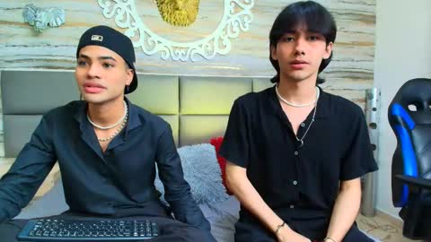 twinslovers_ online show from 09/09/25, 09:47