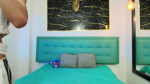 twinslovers_ online show from 10/11/25, 05:17