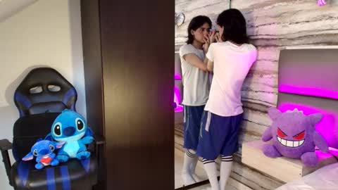 twinslovers_ online show from 12/20/25, 03:57