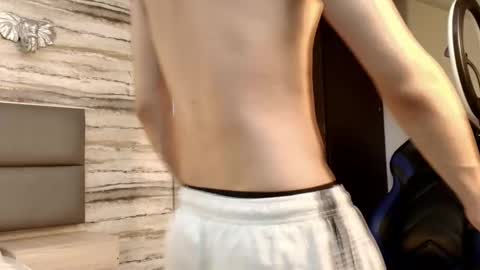 twinslovers_ online show from 02/09/26, 03:32