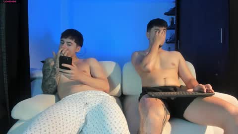 twintease online show from 12/03/25, 01:20