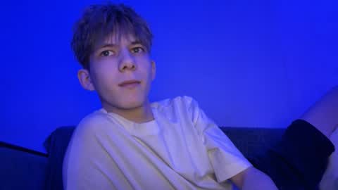 Snapshot of twishadow chatting on 02/05/26, 01:32 TwiShadow online show from 02/05/26, 01:32