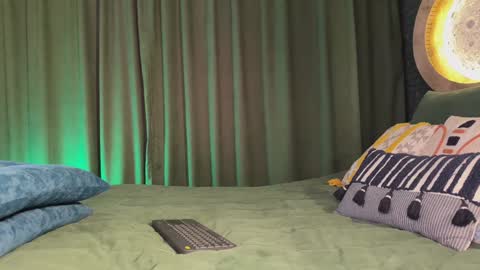 Snapshot of twixsex chatting on 03/04/25, 06:15 Guys Help us get more thumbs up. Show your love its important to us online show from 03/04/25, 06:15