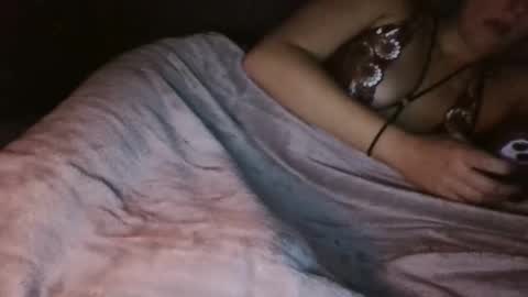 twizzler_twizzle online show from 11/06/25, 12:22