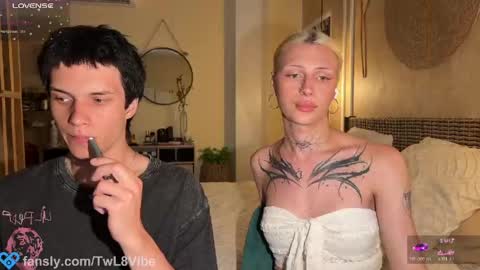 Snapshot of twl8vibe chatting on 04/30/26, 08:57 Molly and Nick online show from 04/30/26, 08:57