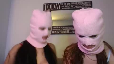 two girls one cam online show from 03/06/26, 04:09