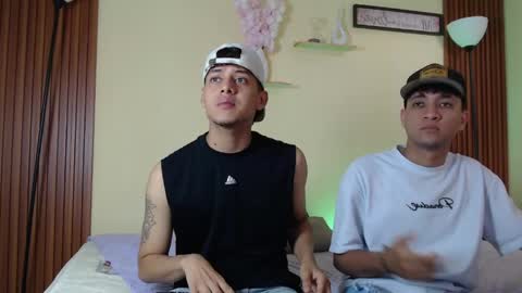 twohottrouble  online show from 03/30/26, 09:16