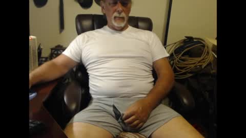 Snapshot of txlobo60 chatting on 04/30/26, 12:06 txlobo60 online show from 04/30/26, 12:06