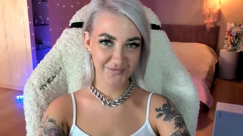 Miley online show from 10/25/25, 11:29