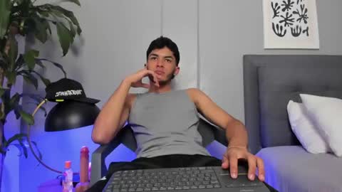 Snapshot of tyler_fox_ chatting on 06/29/26, 09:04 Tyler Fox online show from 06/29/26, 09:04