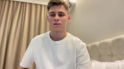 Snapshot of tyler_garrner chatting on 09/13/25, 05:35 tyler_garrner online show from 09/13/25, 05:35