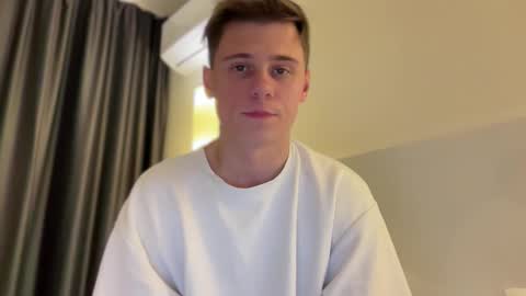 Snapshot of tyler_garrner chatting on 10/04/25, 05:33 tyler_garrner online show from 10/04/25, 05:33