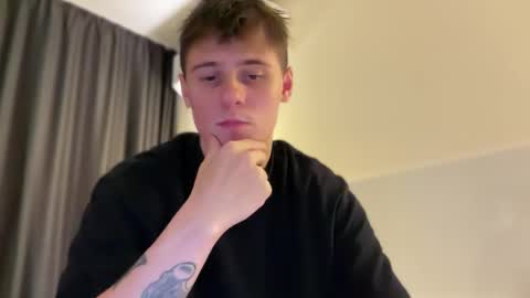 Snapshot of tyler_garrner chatting on 10/19/25, 08:42 tyler_garrner online show from 10/19/25, 08:42