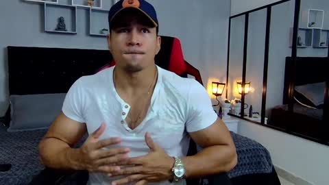 tyler_hank1 online show from 12/15/24, 11:53