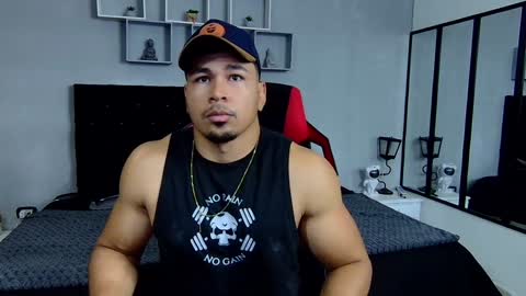 tyler_hank1 online show from 12/29/24, 11:29